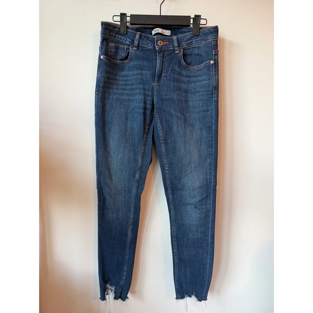Zara Womens Skinny Jeans Dark Wash Frayed Raw Hem Blue Denim Size 6 28